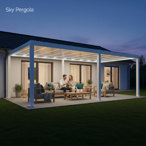 SkyPergola SkyMax Ultra Aluminium-Pergola 4x8m Weiß mit LED-Lamellen, Paar auf Terrasse am Abend