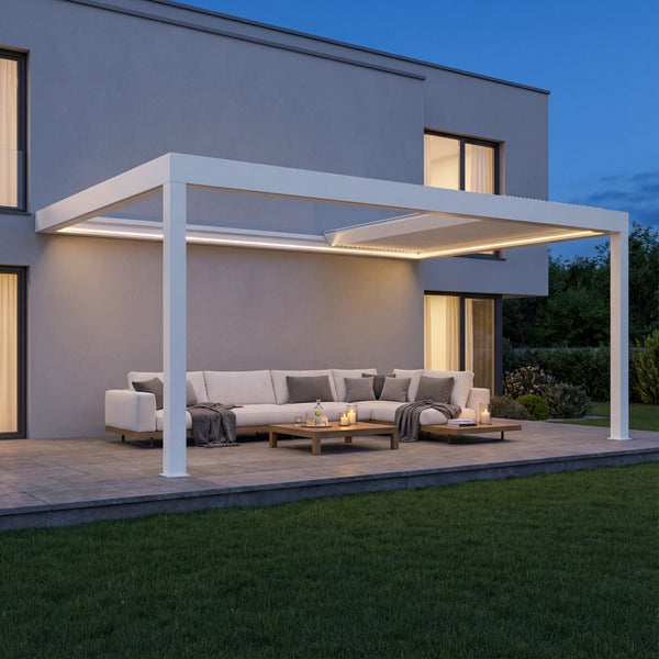 SkyPergola SkyInfinity Pro Aluminium-Pergola Weiß mit LED-Beleuchtung, Loungebereich auf Terrasse am Abend